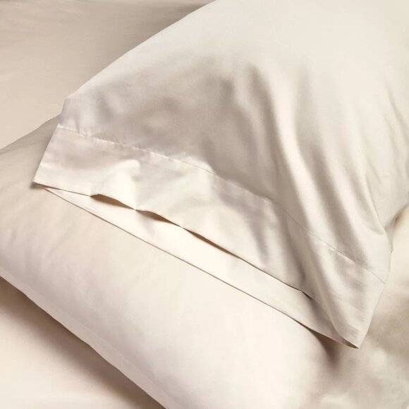 Casaluna 600 Thread Count Cotton Sateen Off White 2 King Pillowcase Set 20 x 40 - Picture 3 of 6